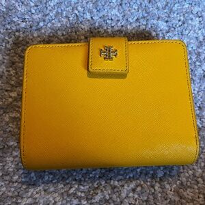 Tory Burch wallet